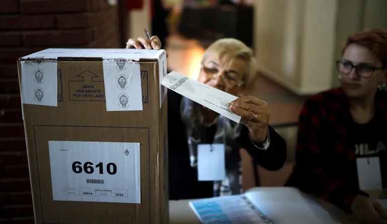 Elecciones 2023: la provincia de Buenos Aires habilitó las consultas para el padrón de extranjeros