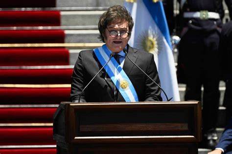 El presidente Milei grabará su mensaje a las 16 en Casa Rosada acompañado por el equipo económico