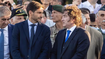 Protesta policial y la carrera hacia 2027: los desafíos que enfrenta Maximiliano Pullaro en su vínculo con Javier Milei Protesta policial y la carrera hacia 2027: los desafíos que enfrenta Maximiliano Pullaro en su vínculo con Javier Milei