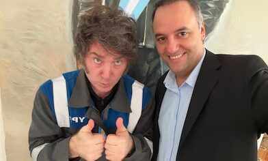 El Gobierno repite que sostiene a Adorni, pero baja su exposición: tensión por la Justica y también por el Congreso