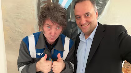 El Gobierno repite que sostiene a Adorni, pero baja su exposición: tensión por la Justica y también por el Congreso