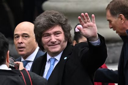 Milei confirmó que irá por la reelección y se despegó de Cerimedo, detenido en Bolivia Milei confirmó que irá por la reelección y se despegó de Cerimedo, detenido en Bolivia