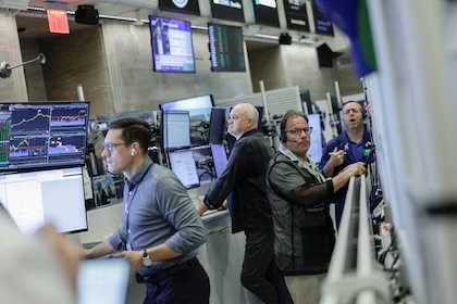 El riesgo país cerró la semana en 505 puntos, con una fuerte baja tras trece ruedas consecutivas al alza El riesgo país cerró la semana en 505 puntos, con una fuerte baja tras trece ruedas consecutivas al alza
