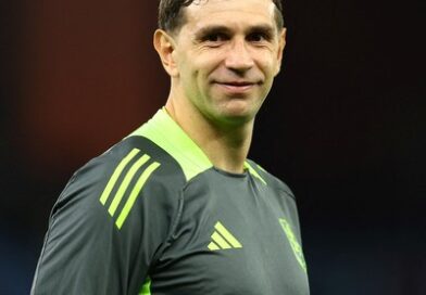La decisión del Aston Villa sobre el futuro de Dibu Martínez frente al interés de un gigante de Europa
