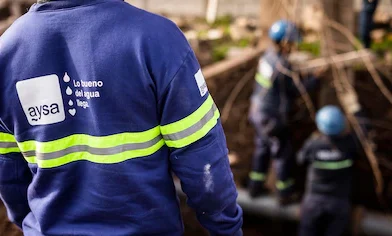 Se presentaron 17 ofertas para privatizar AySA, pero solo dos consorcios locales siguen en carrera