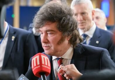 Milei lidera la negociación con gobernadores rumbo a París