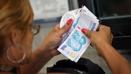 El salario mínimo subió a $391.200 en octubre, con aumentos escalonados hasta abril de 2027