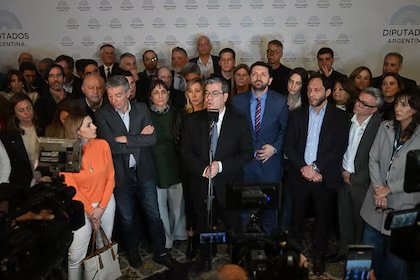 La oposición dice que el fallo de la Corte es provisorio y mantiene la sesión del 15 contra el DNU 70