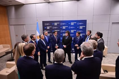 El Gobierno discute cuánto puede esperar con la reforma electoral y los gobernadores reflotan el pedido de las colectoras