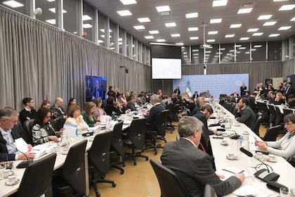 Arrancó el debate del Presupuesto 2027 en Diputados, con reclamos por la ausencia de Caputo y cruces entre oficialismo y oposición
