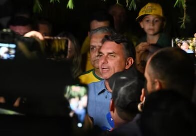 Santilli defendió la salida de Flávio Bolsonaro y la oposición pide interpelarlo